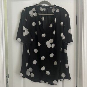 Tahari flowy blouse